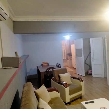 2 Bedrooms Central Area Located Appartment 1Floor Istanbul Bagian luar foto