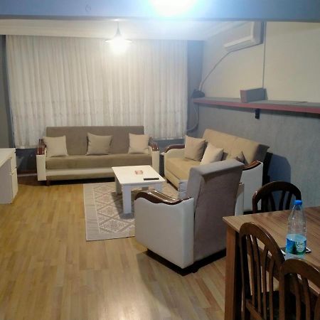2 Bedrooms Central Area Located Appartment 1Floor Istanbul Bagian luar foto