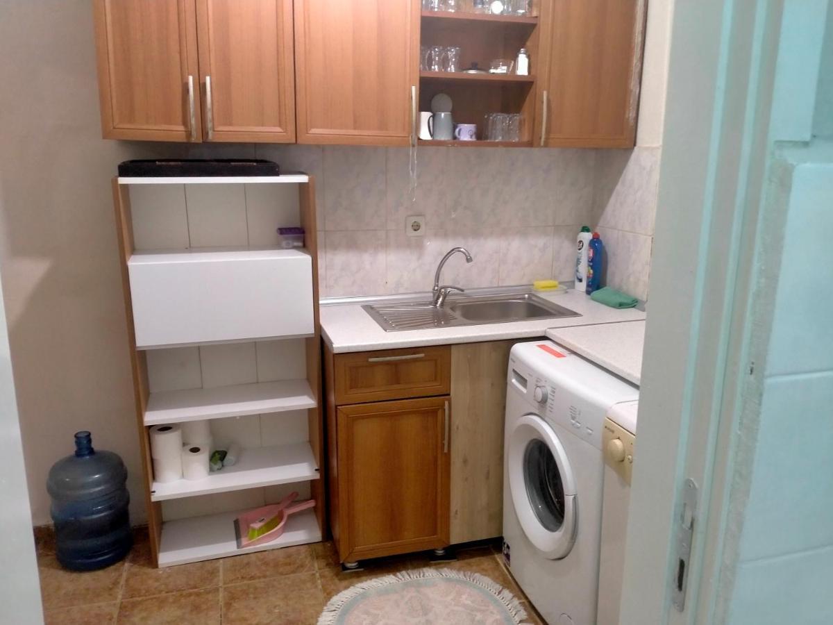 2 Bedrooms Central Area Located Appartment 1Floor Istanbul Bagian luar foto