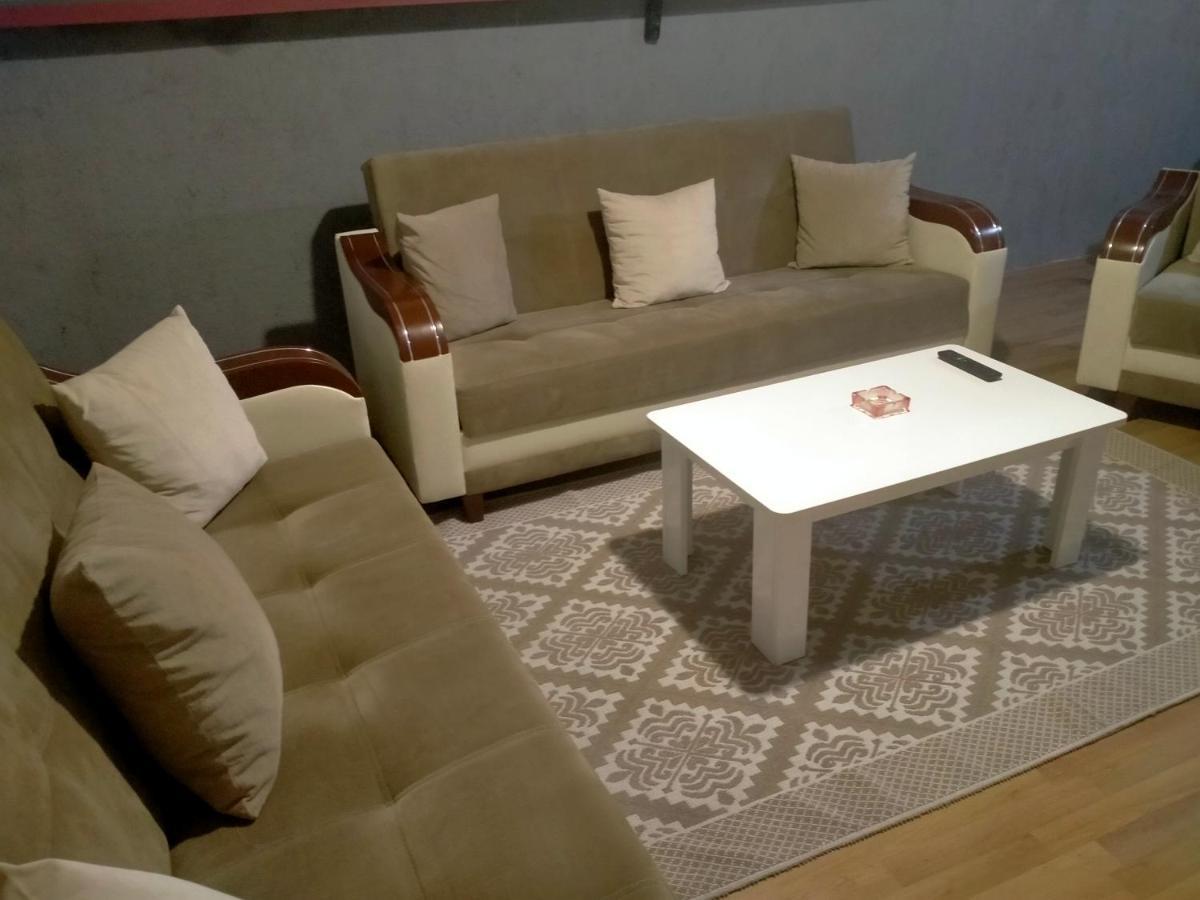 2 Bedrooms Central Area Located Appartment 1Floor Istanbul Bagian luar foto