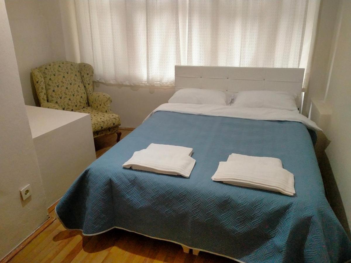 2 Bedrooms Central Area Located Appartment 1Floor Istanbul Bagian luar foto